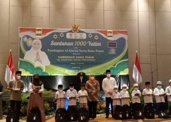 Gubernur Jatim Bagikan Santunan untuk 1000 Anak Yatim